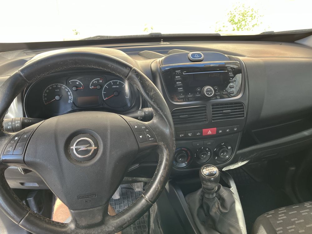 Opel kombo 1.6 d 102