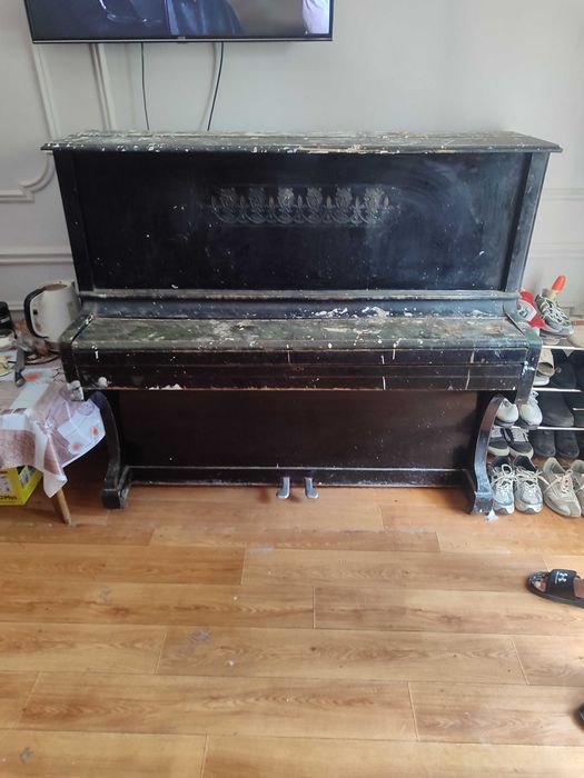Продам срочно пианино