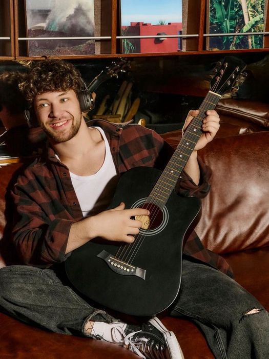 Самая доступная акустическая гитара 38 размера