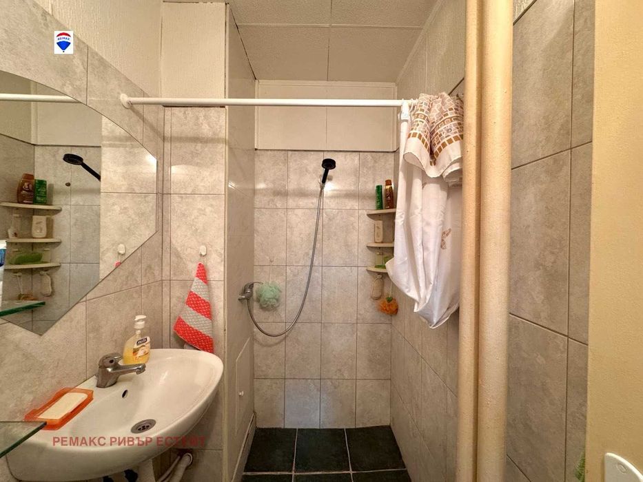 Продава се Тристаен апартамент в Русе, Възраждане - 77 кв.м за 1272 €/кв.м - Снимка #12