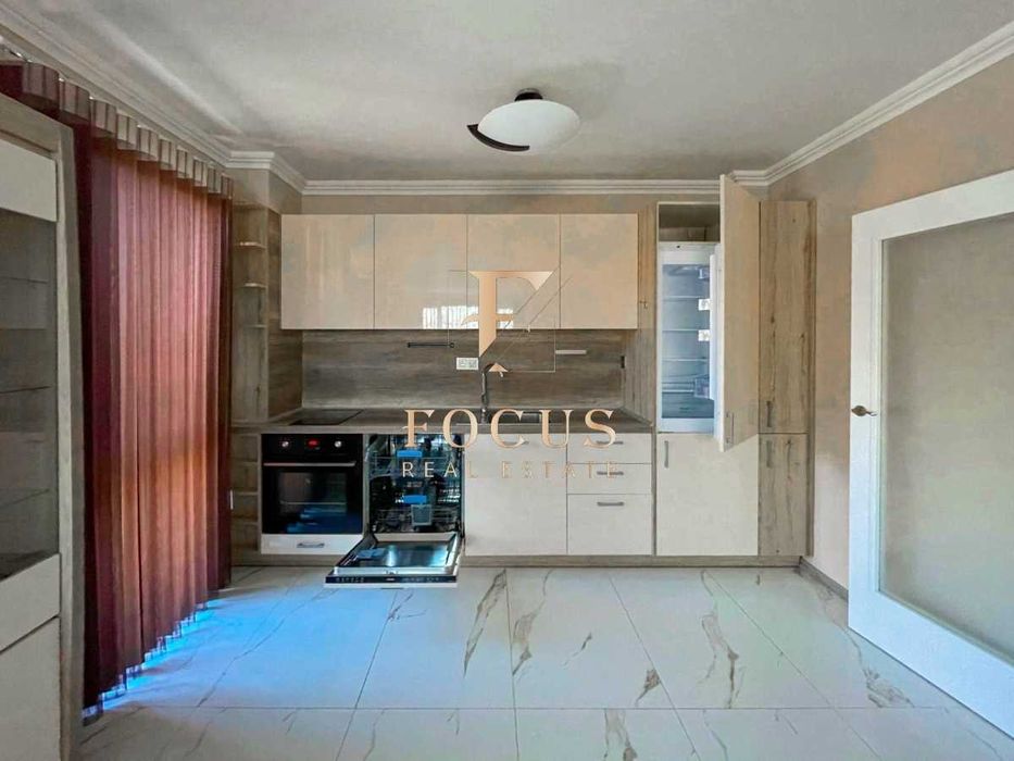 Продава се Тристаен апартамент в Пловдив, Христо Смирненски - 136 кв.м за 1854 €/кв.м - Снимка #2