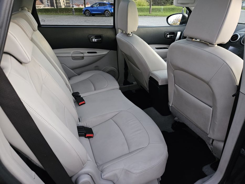 Nissan Qashqai 7Locuri Tracțiune 4x4 Motor 2.0 Diesel Panoramic