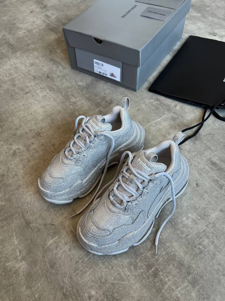 Обувки Balenciaga Triple S SWarovski 469лв
