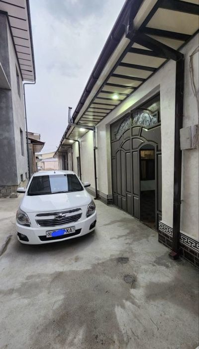 Срочно катта ховли сотилади 12.400 соток, шахар центрда жойлашган