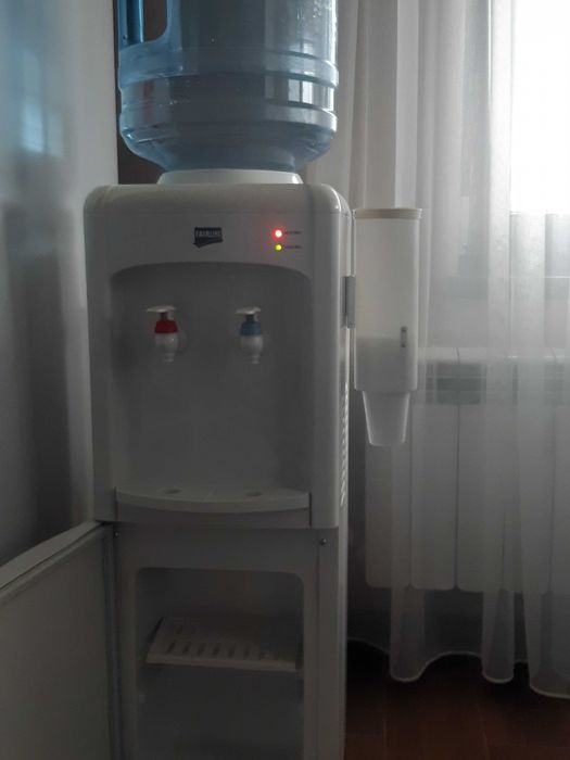 Vind distribuitor apa Fairline , cu 2 robinete apa calda si apa rece