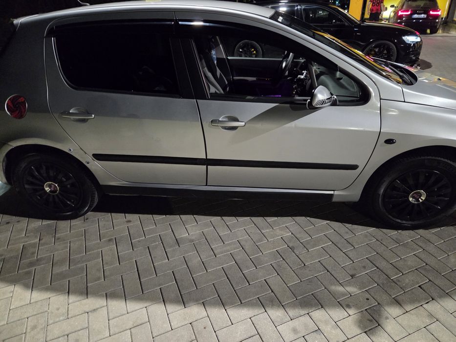 Peugeot 307 1.6  бензин