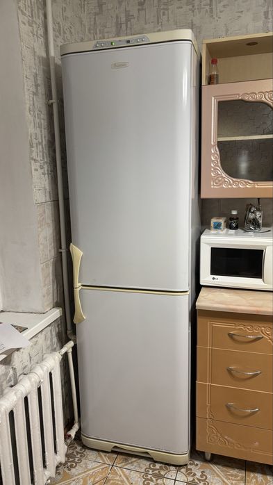 Продам холодильник