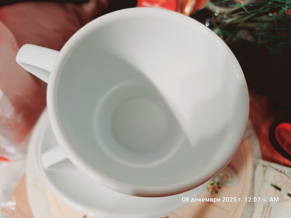 Чаши с логото на НВО