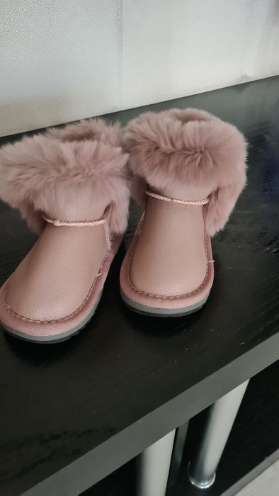 Продам детские новые угги