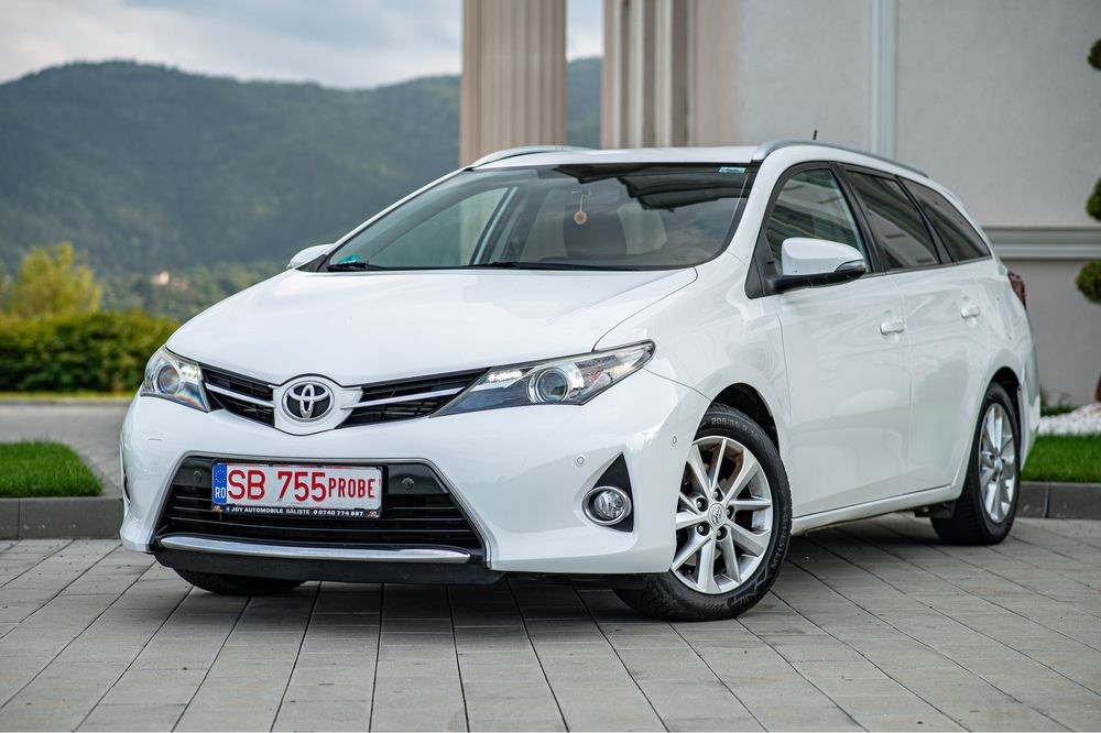 Toyota Auris *Rate* 2.0 Diesel 2014 *Garantie 12 Luni*
