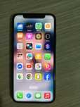 iPhone x și Huawei P Smart