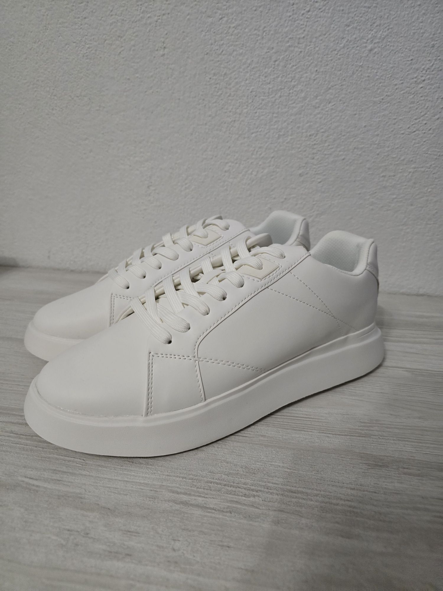 Мъжки бели кецове ZARA 43 номер