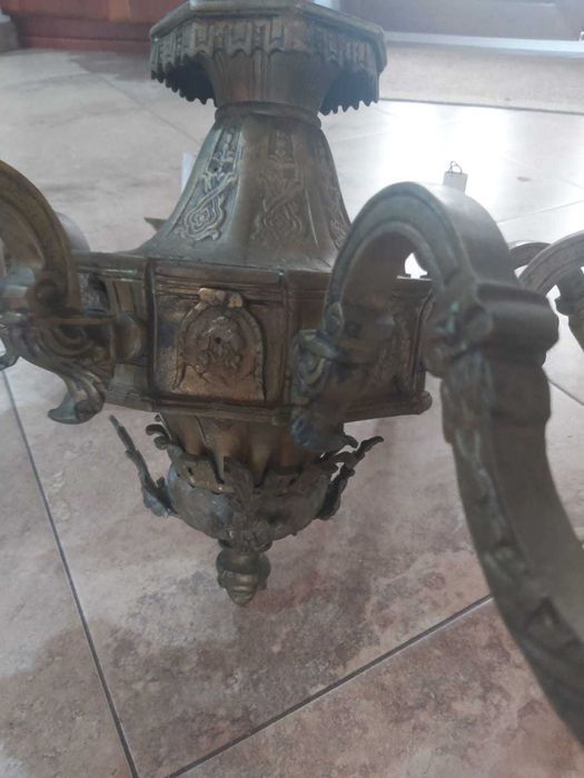 De vanzare candelabru, vechi  din bronz cu 8 brate