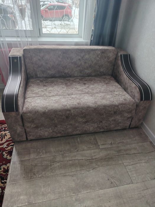 Продам удобный диван