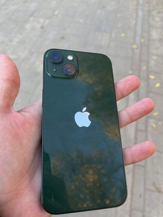 Айфон 13  в хорошем состояние