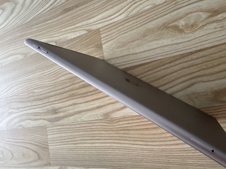 Tableta Apple iPad 6 impecabila cu wiFi + Cellular