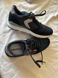 Обувки Levi’s