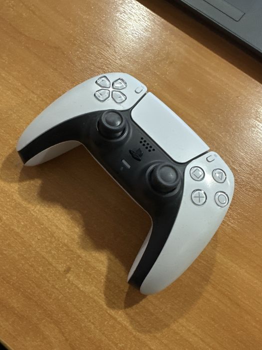 геймпад PlayStation 5