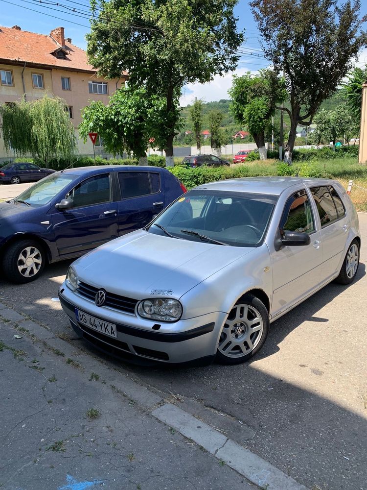 Vand wv golf 4 an 2002 toate actele la zi