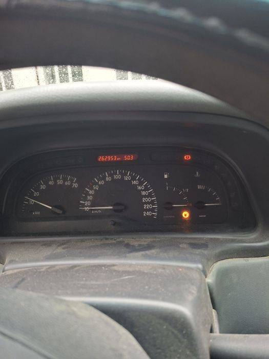 Vând Renault laguna 2001