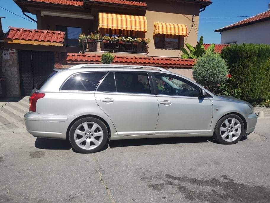 Тойота Авенсис 2.4 автомат