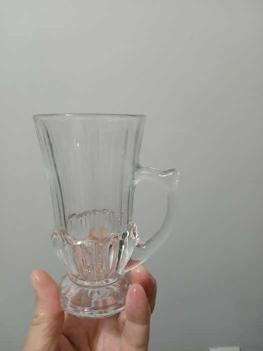 Ас үйге стакандар