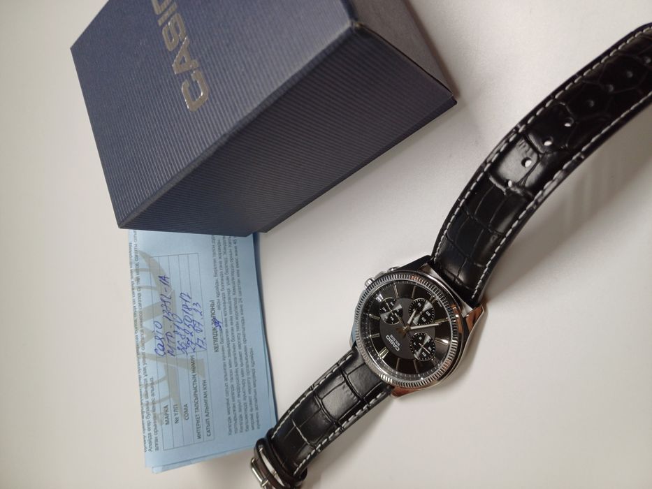 Часы Casio оригинал в отличном состоянии