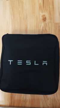Зарядно за Tesla