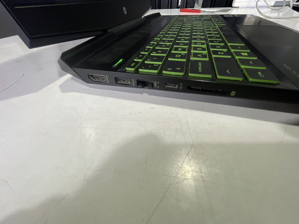 HP Pavilion 16gb 1TR игравой нотбук