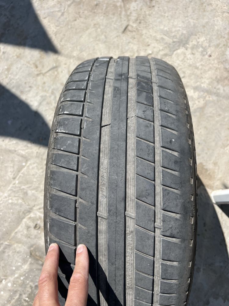 Vand cauciucuri in stare buna 225/55/16
