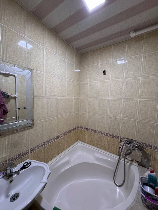 Гулливер томонда жойлашган 1 хонали квартира ижарага берилади