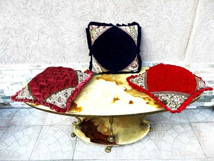 Set deosebit-3 perne decorative-catifea-broderie manuala-Germania