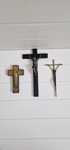 3 Crucifixuri vechi din bronz și lemn,E Huber 1983