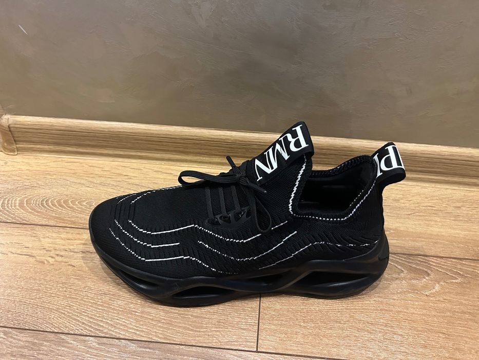 Мъжки обувки Emporio Armani.