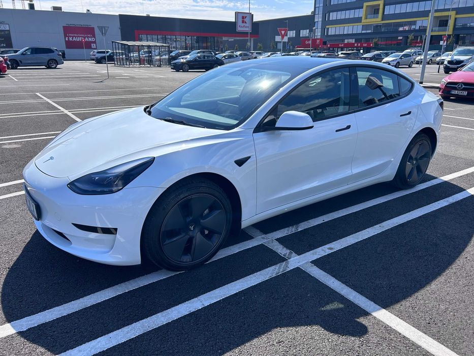 Tesla Model 3 Standard Range+ 325CP, Baterie LFP