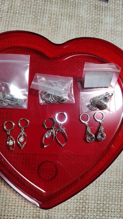 Сребърен комплект обеци и колие с висулка, прозрачни камъчета - 3 вида