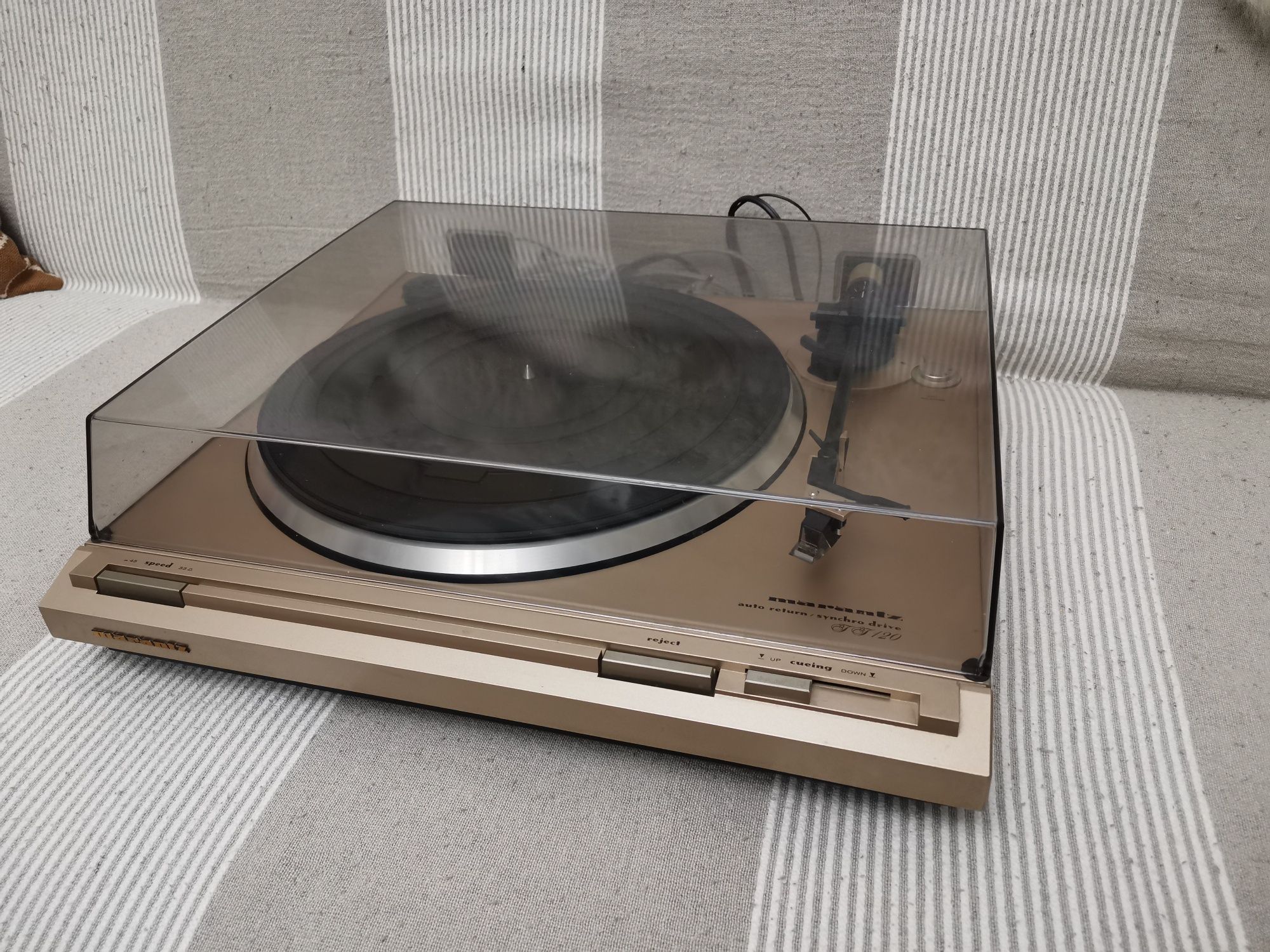 Pick up Marantz TT 120