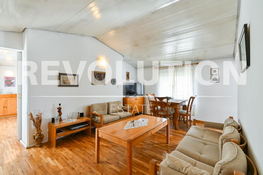 Продава се Тристаен апартамент в София, Докторски паметник - 70 кв.м за 4500 €/кв.м - Снимка #1