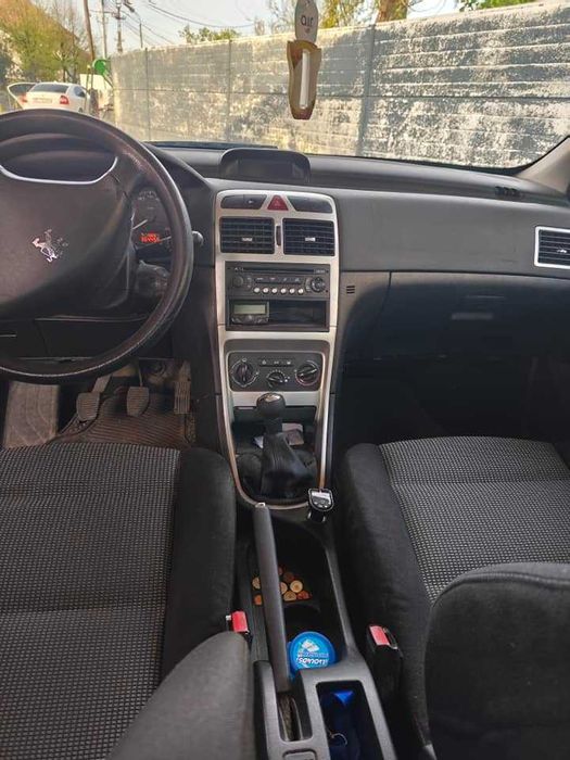 Vând Peugeot 307 1,6 hdi