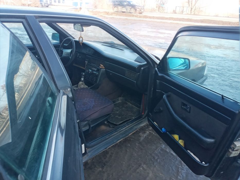 Audi 100 сатылады