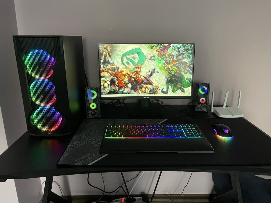 Настолен RGB Гейминг компютър и монитор Гаранционна видеокарта