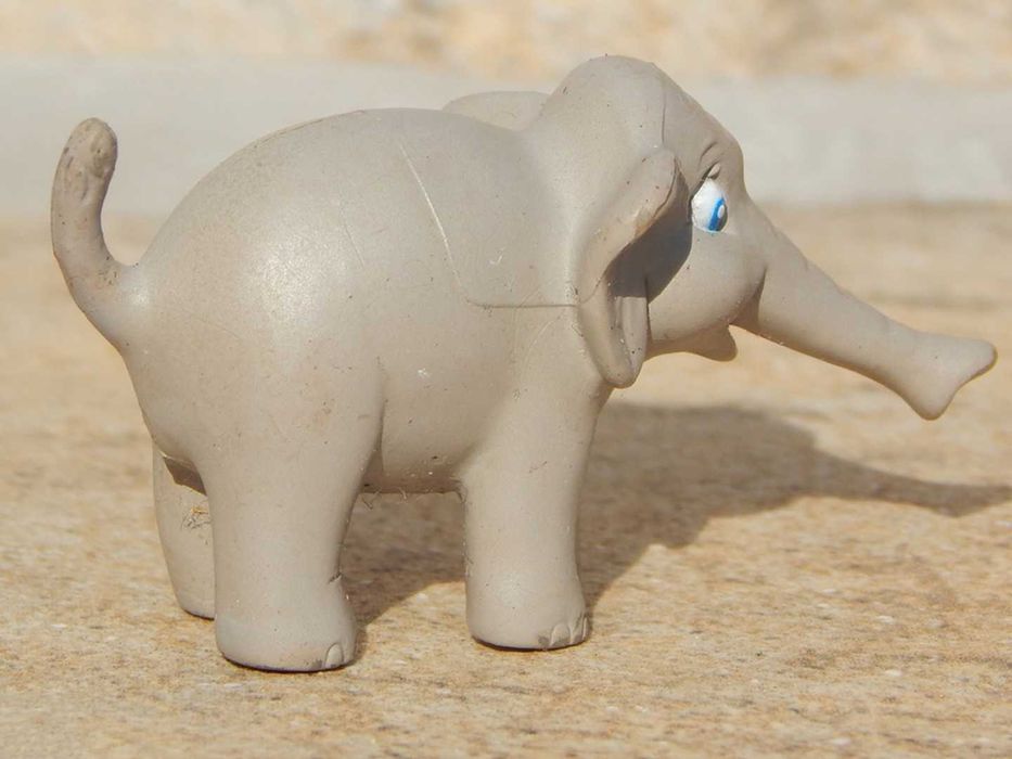 Figurina elefant Kinder din cauciuc dur 5 cm