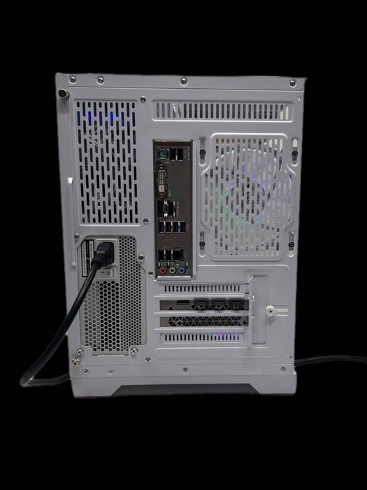 Sistem Gaming CORE TWO - Ryzen 5 5600X, 32GB RAM, SSD 1TB și RTX 5050