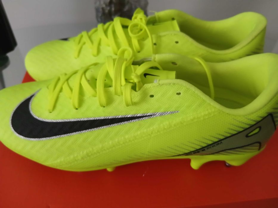 Ghete de fotbal Nike Vapor 16