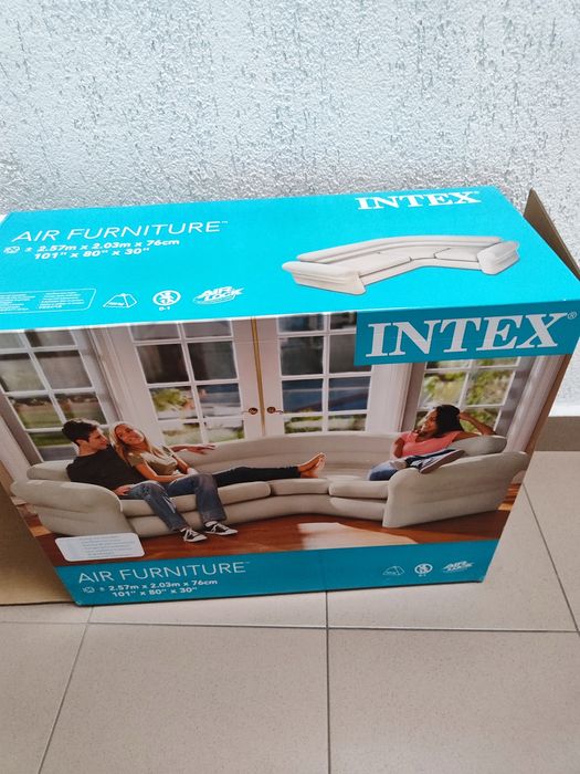 Надуваем диван Intex. Като нов.