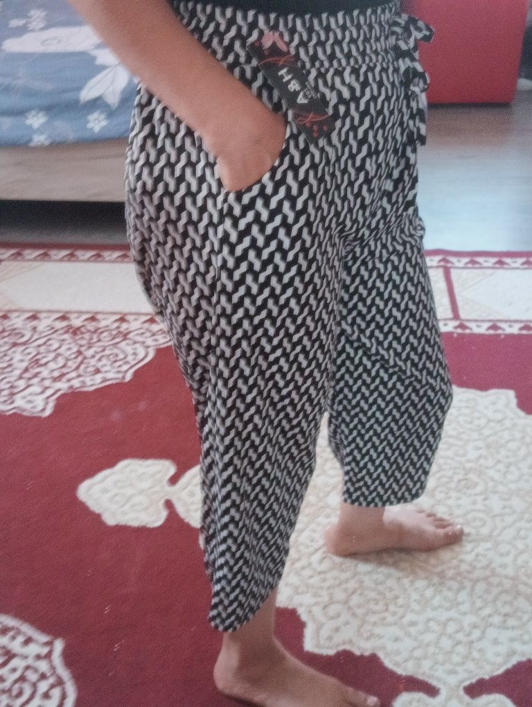 Pantaloni damă evazați 3 sfert