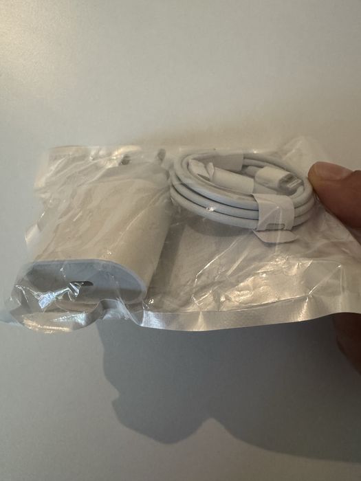 USB-C Бързо зарядно + Type-C към Lightning кабел