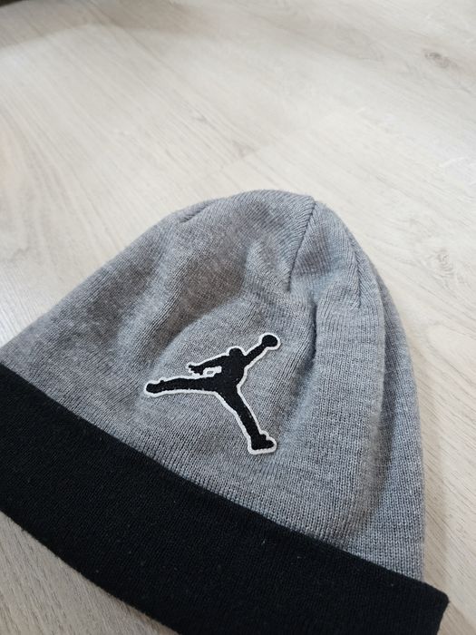 Căciulă Jordan gri