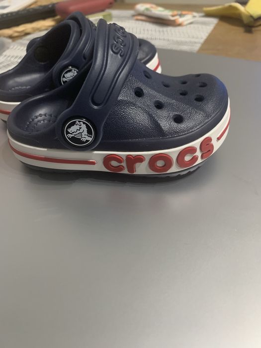 Бебешки сандалки Crocs