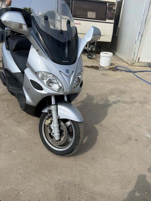 Maxi-Scuter / Scuter Piaggio X9 500 (A2)